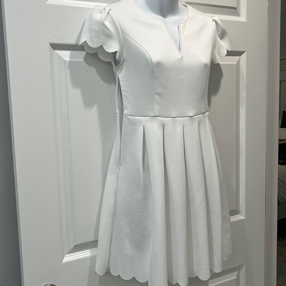 NWOT White Scallop Hem Dress - Picture 3 of 7